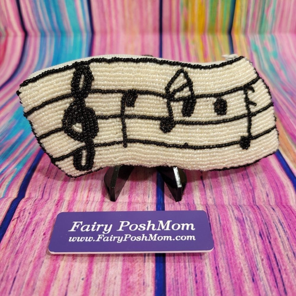 Vintage Beaded Treble Clef and Music Notes Coin Purse in Excellent Condition